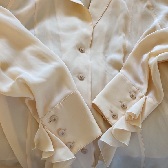Escada Silk Cream Ruffle Sleeve Logo ButtonDown Shirt NeverUsed - Picture 13 of 16